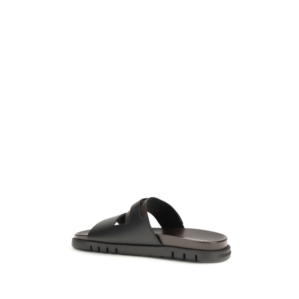 FERRAGAMO sandalai