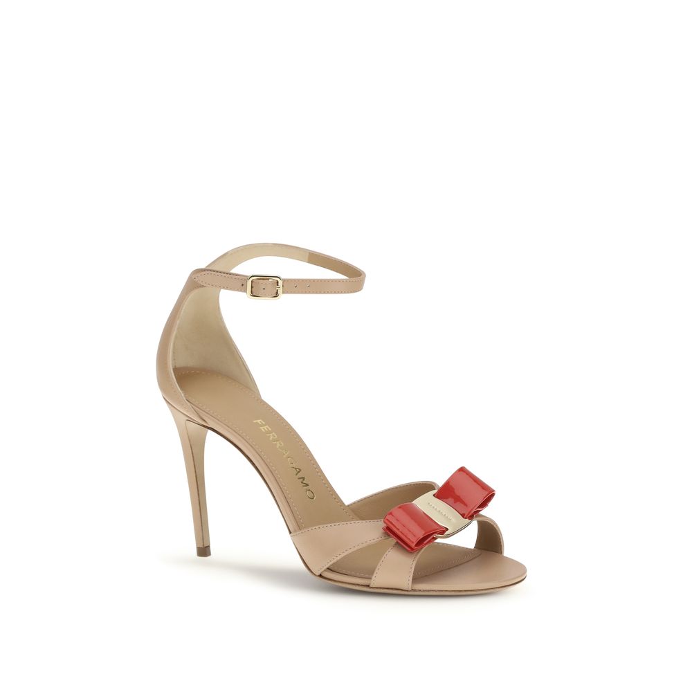 FERRAGAMO sandalai