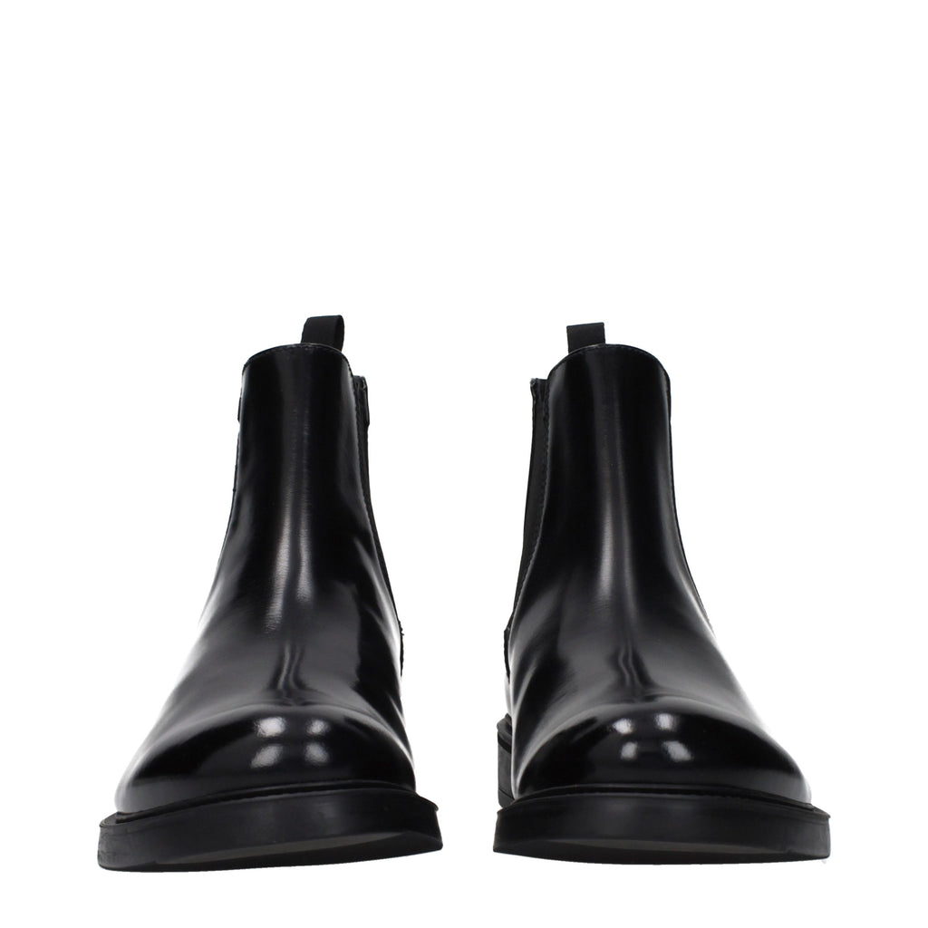 PRADA aulinukai