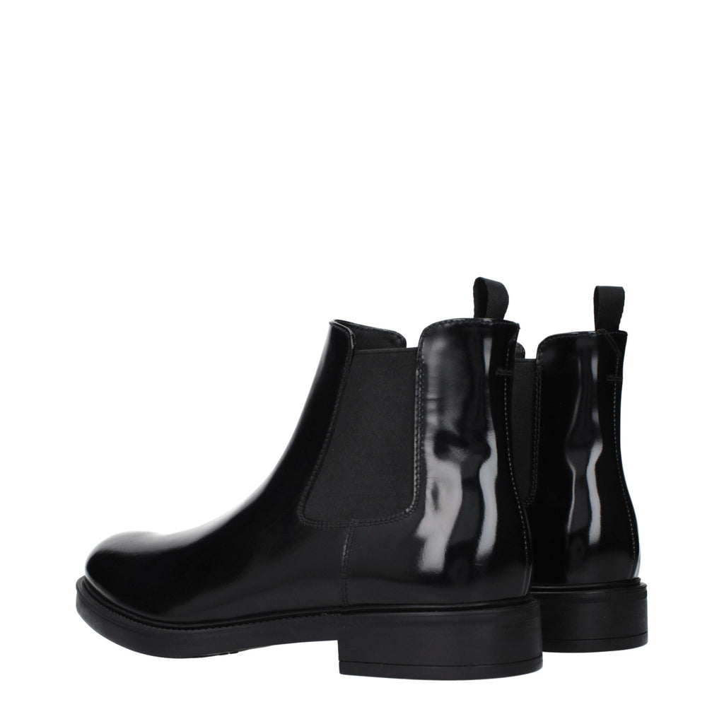 PRADA aulinukai