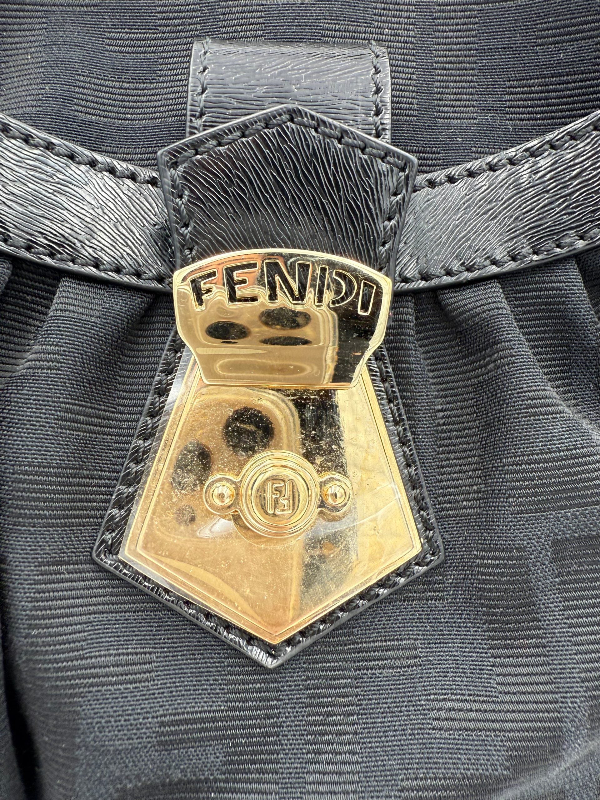 FENDI rankinė