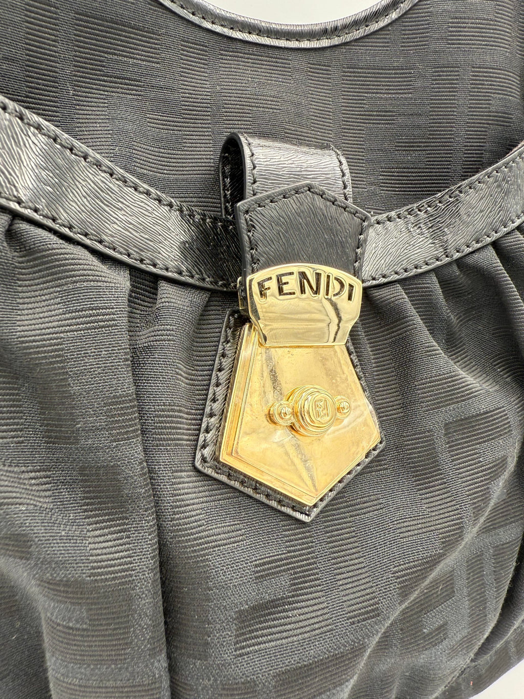FENDI rankinė