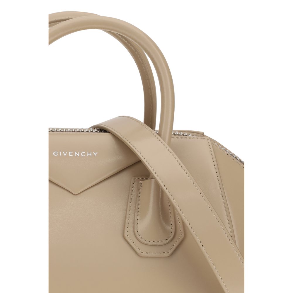 GIVENCHY rankinė