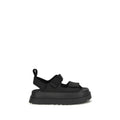 UGG sandalai
