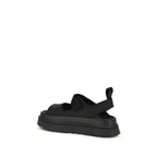 UGG sandalai