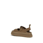 UGG sandalai
