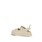 UGG sandalai
