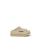 UGG sandalai