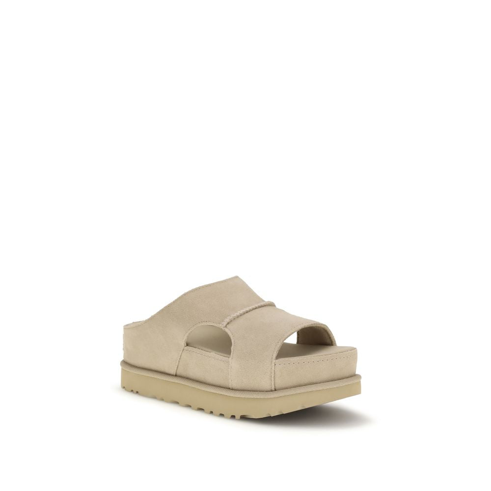 UGG sandalai