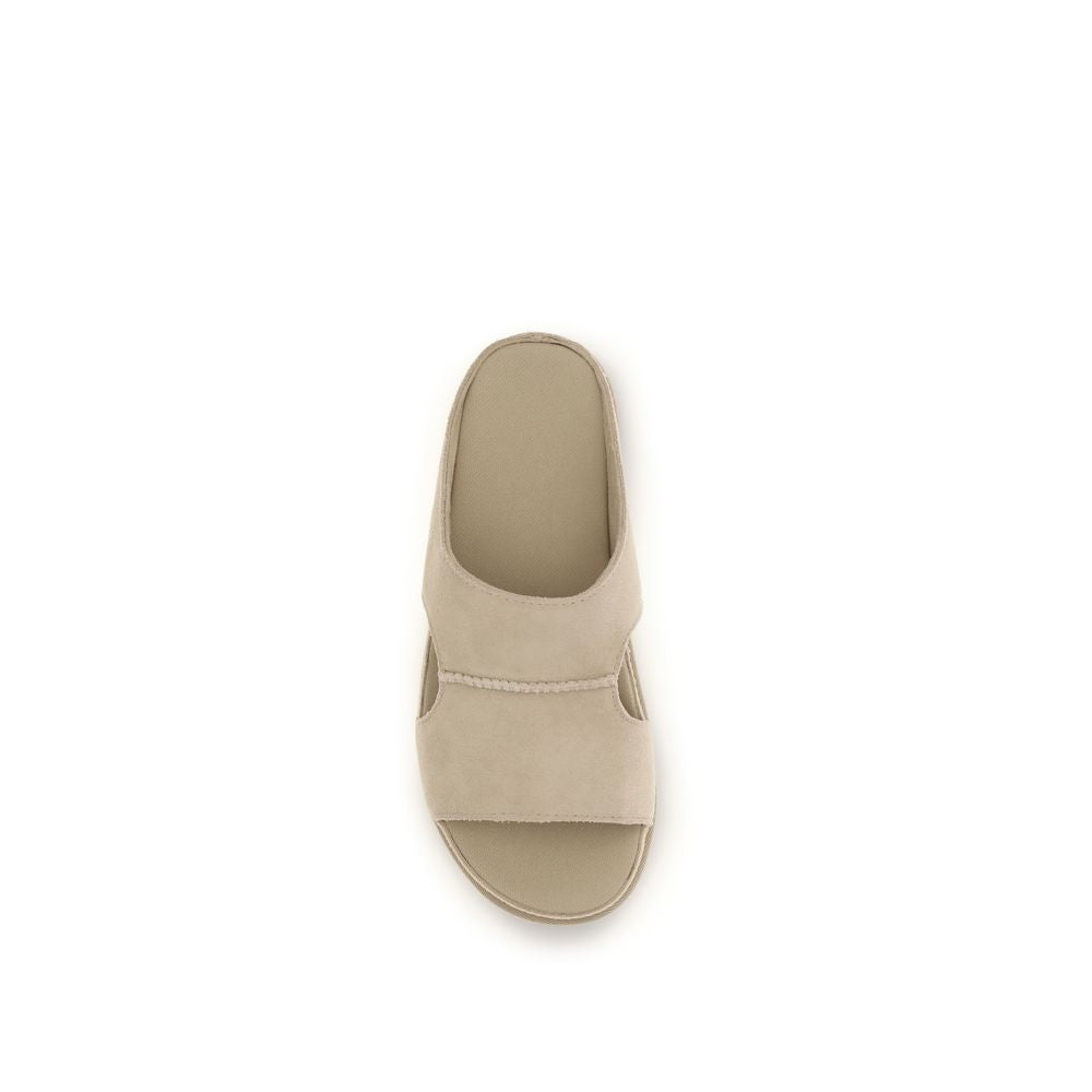 UGG sandalai