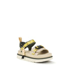UGG sandalai