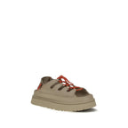UGG sandalai