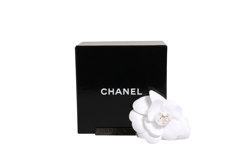 CHANEL sagė