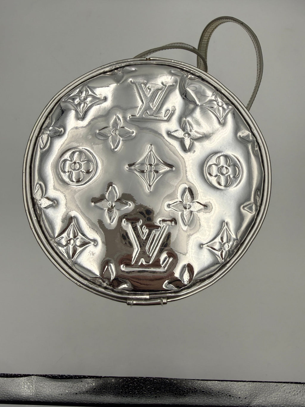 LOUIS VUITTON peteliškė