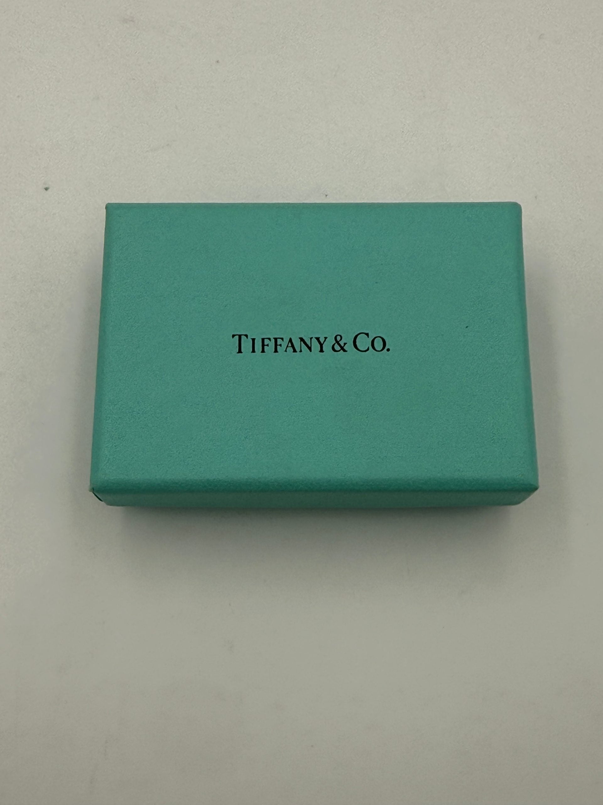 TIFFANY & CO. apyrankė