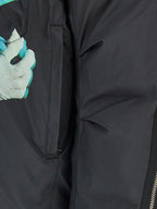 UNDERCOVER striukė