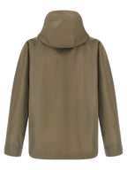 UNDERCOVER striukė