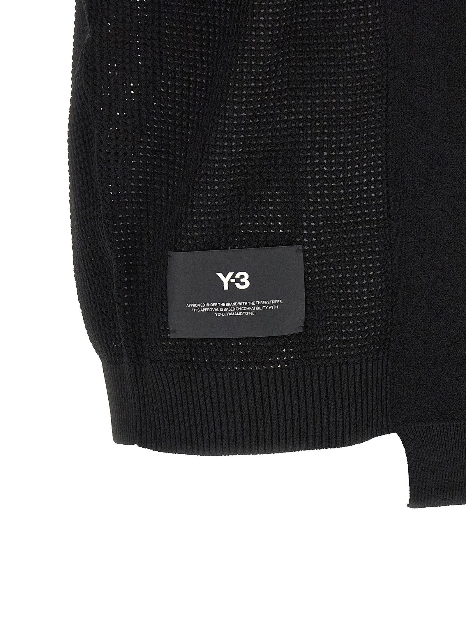 Y-3 striukė