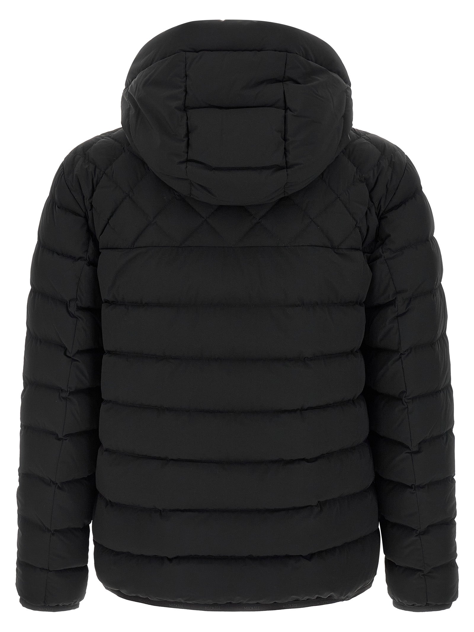 MACKAGE striukė