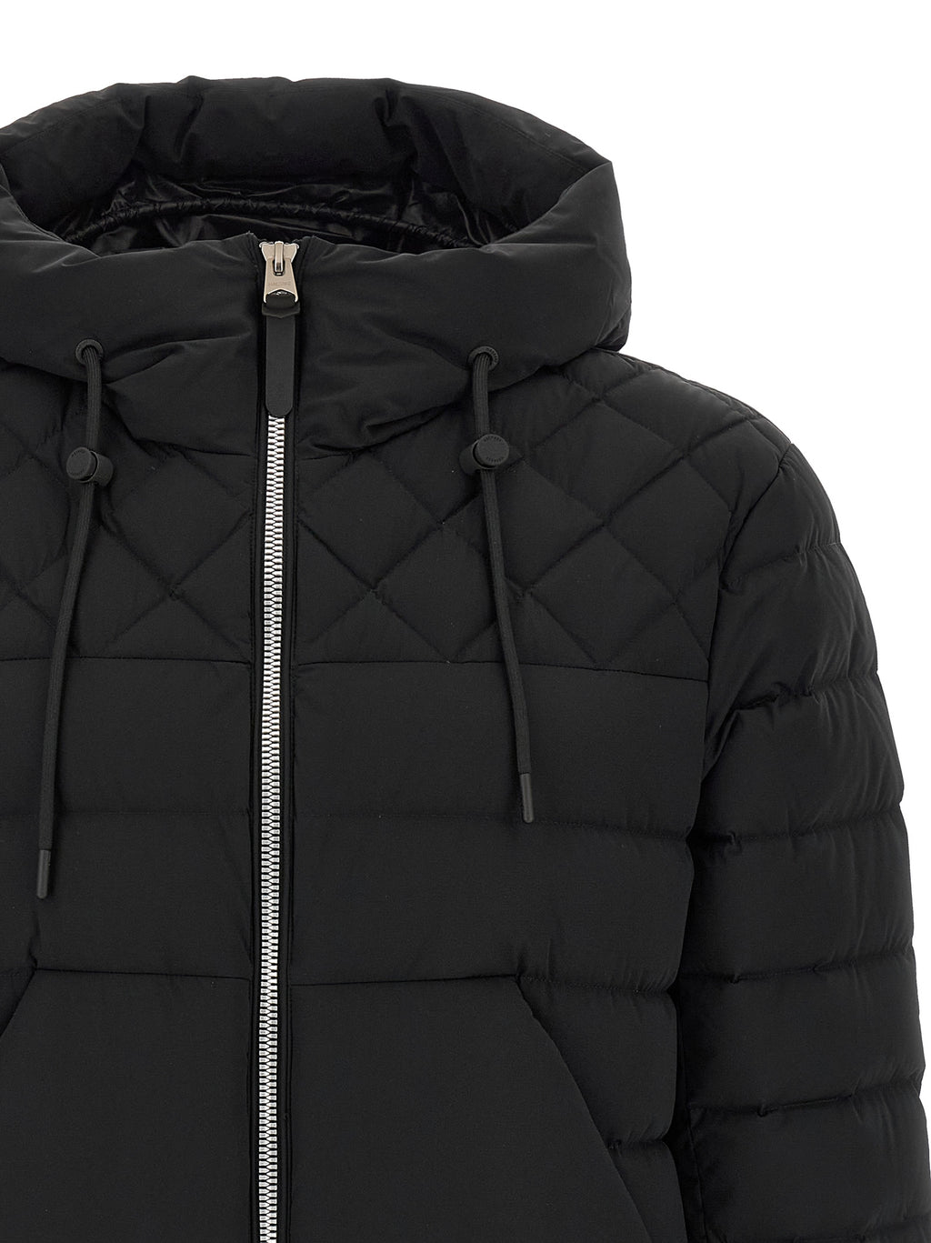 MACKAGE striukė