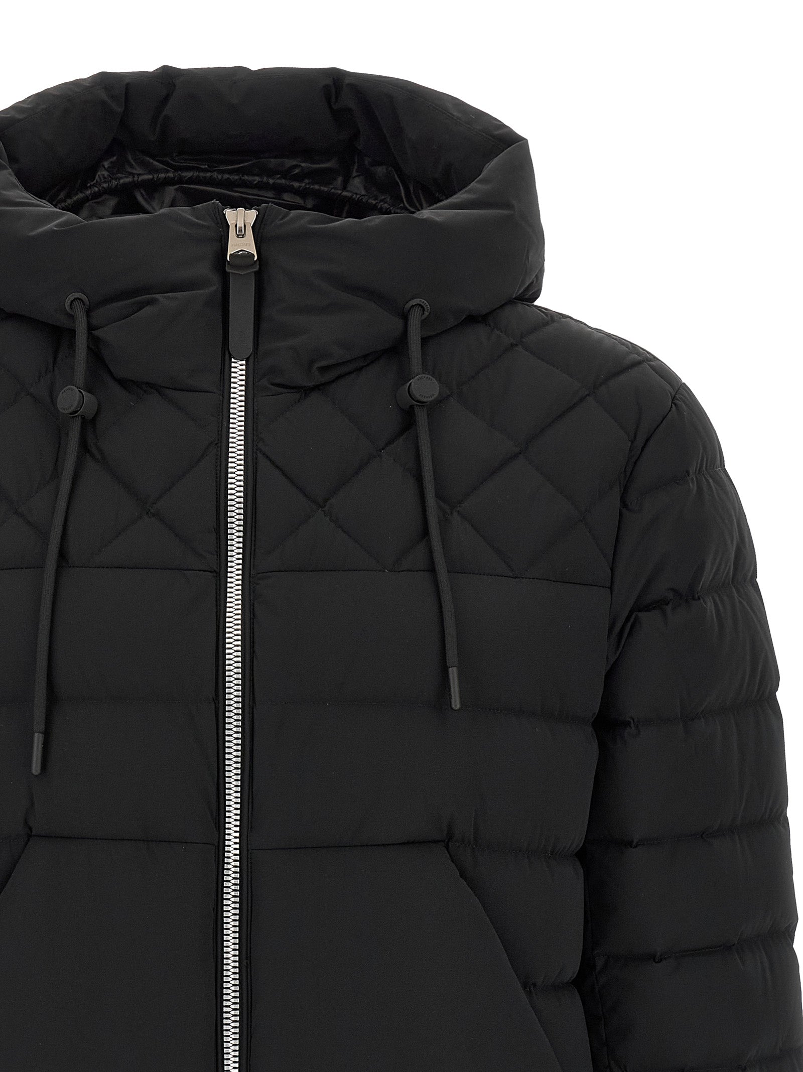MACKAGE striukė