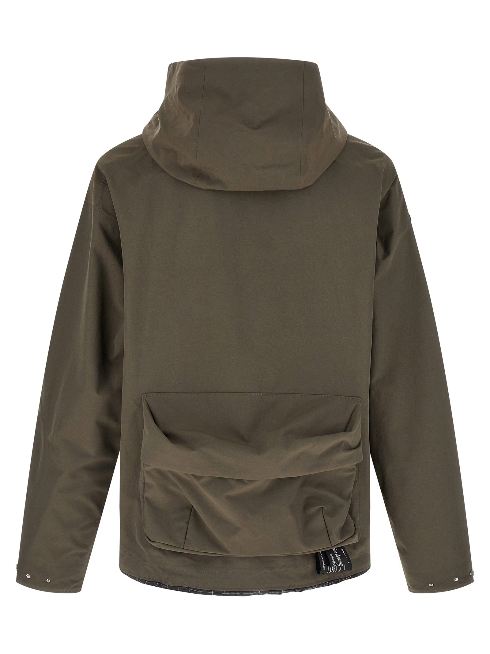 UNDERCOVER striukė