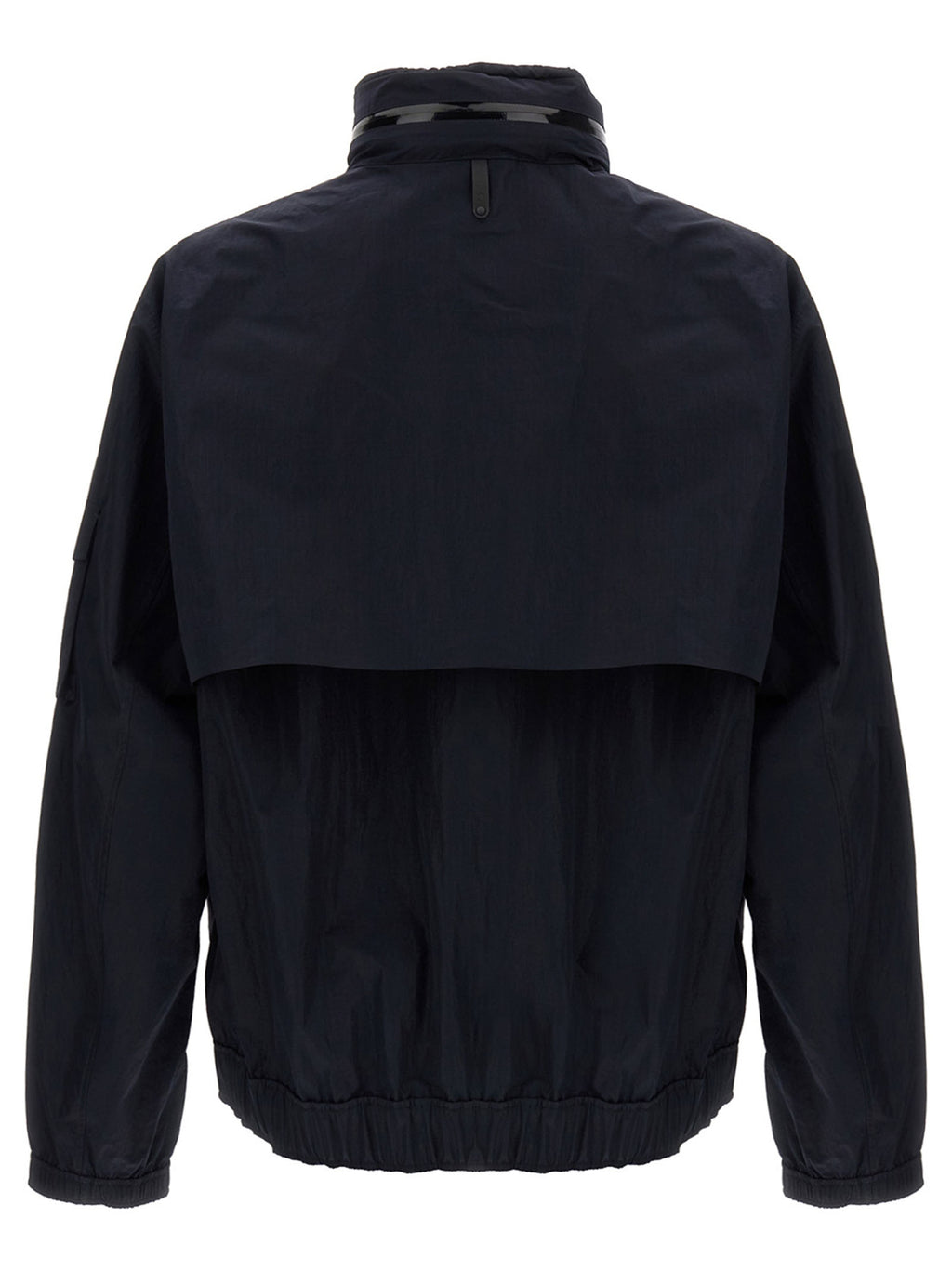 MACKAGE striukė