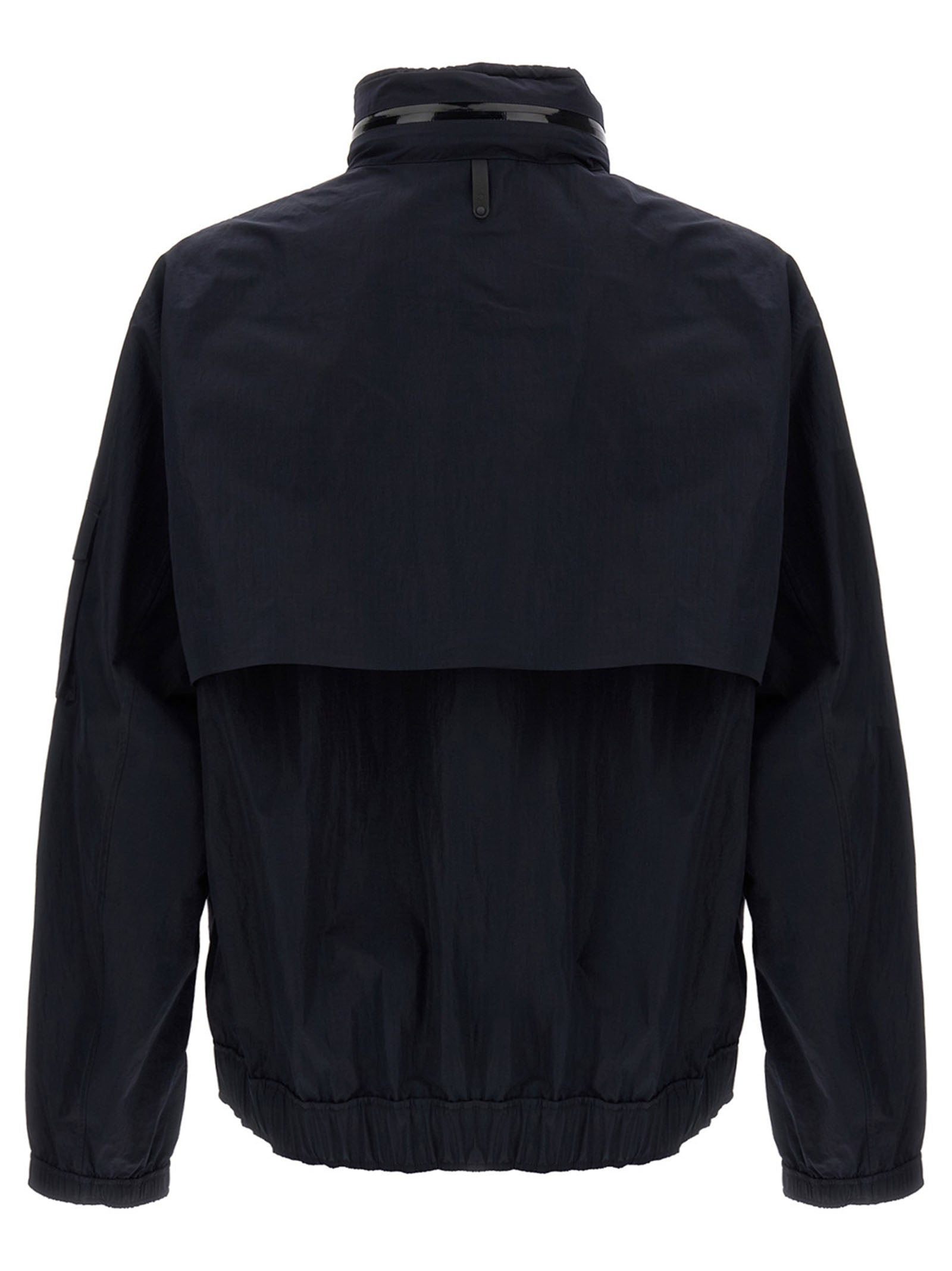 MACKAGE striukė