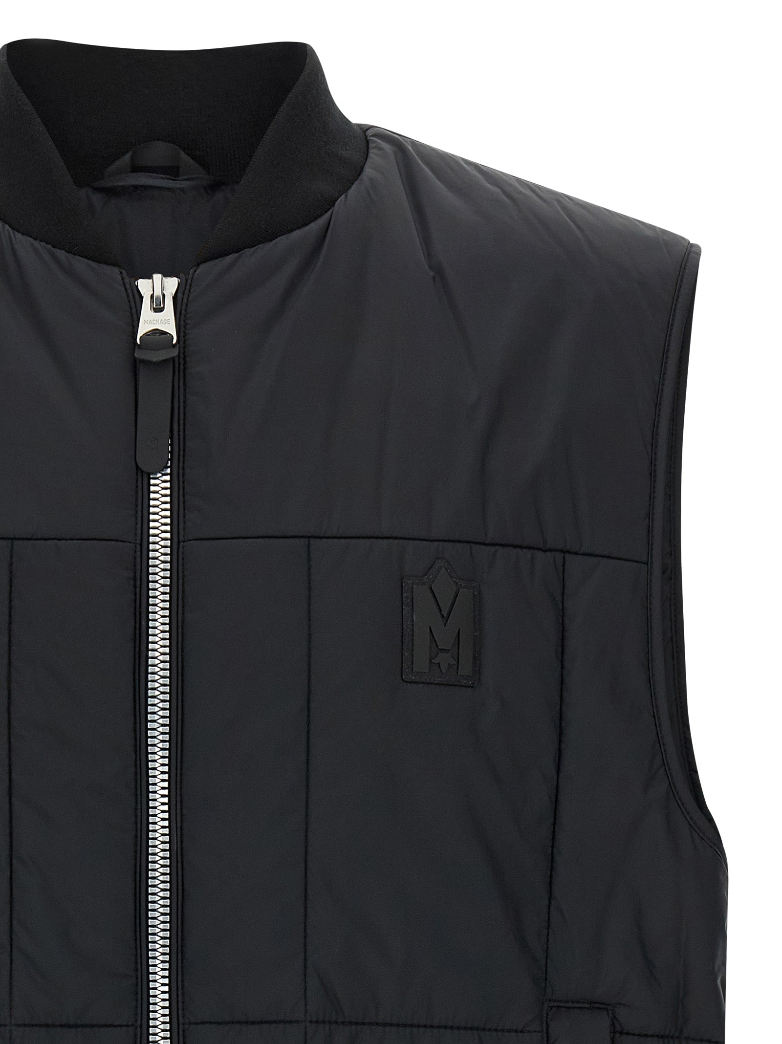 MACKAGE striukė