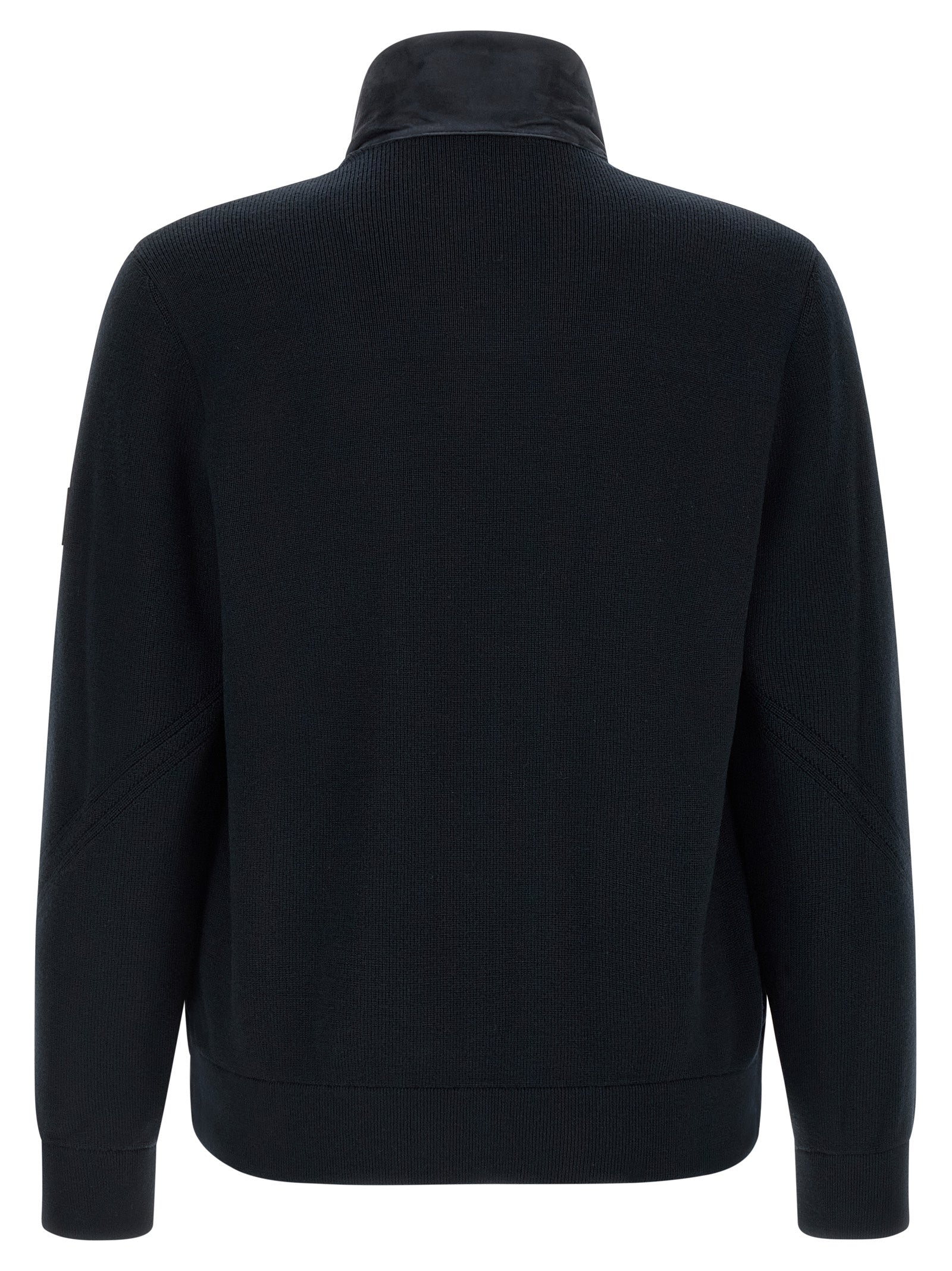 MACKAGE striukė