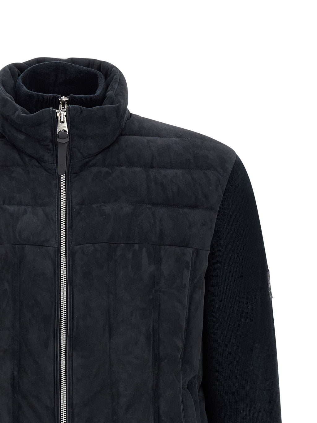 MACKAGE striukė