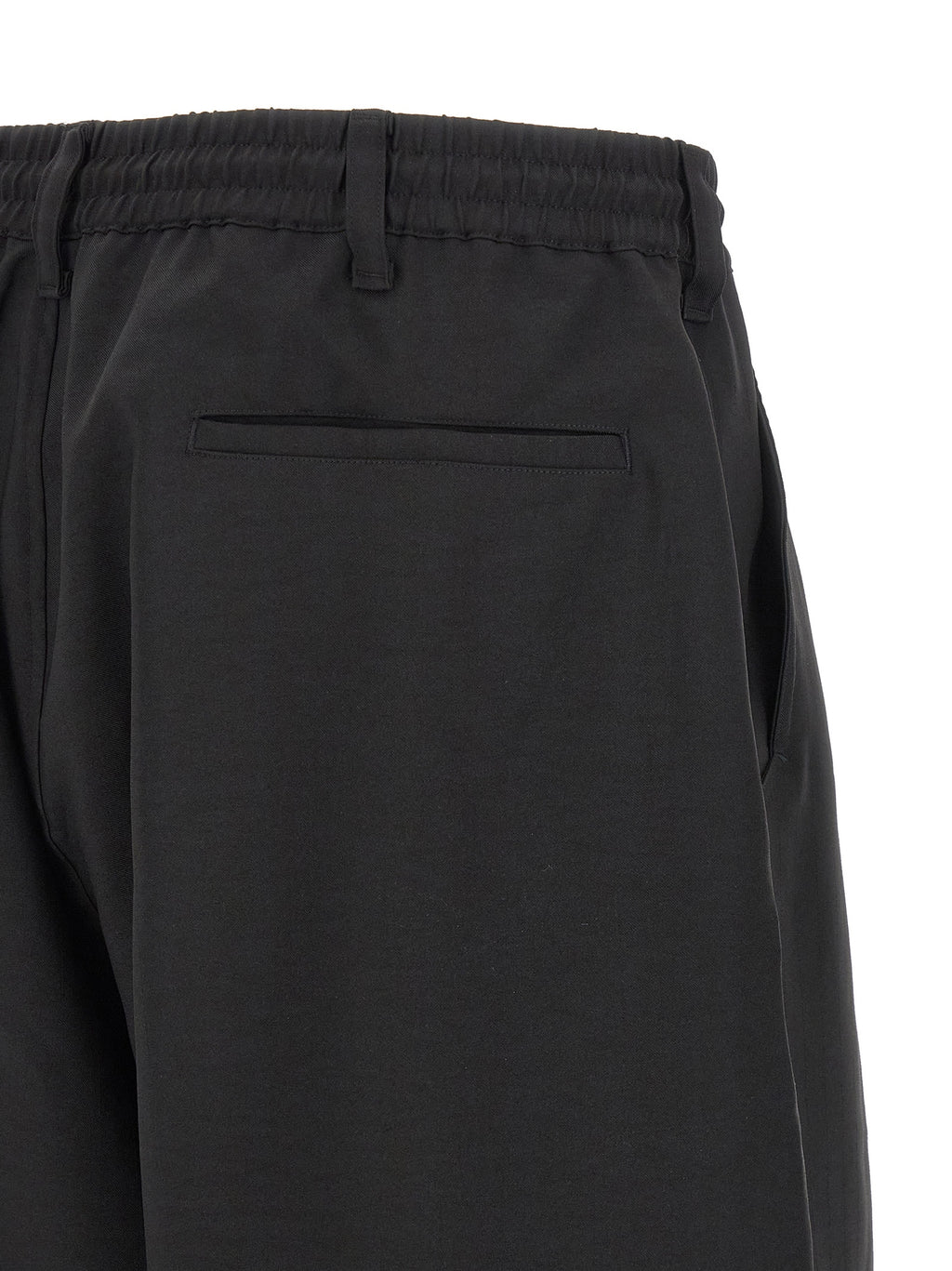 Y-3 šortai