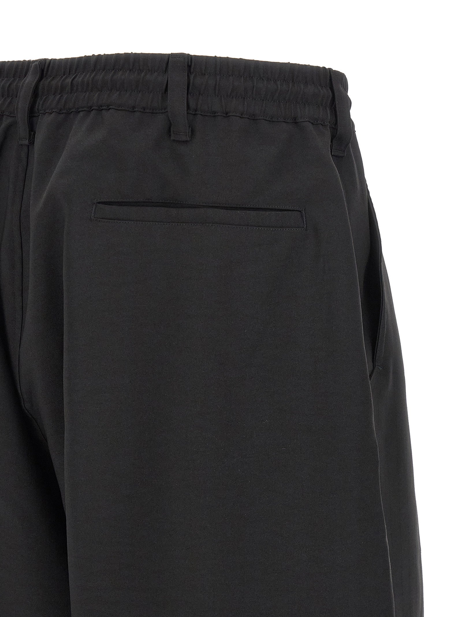 Y-3 šortai