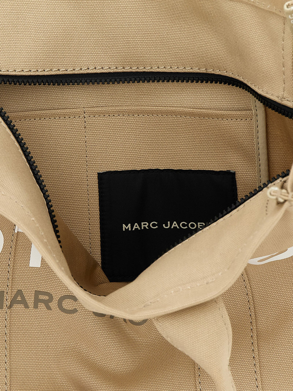 MARC JACOBS rankinė