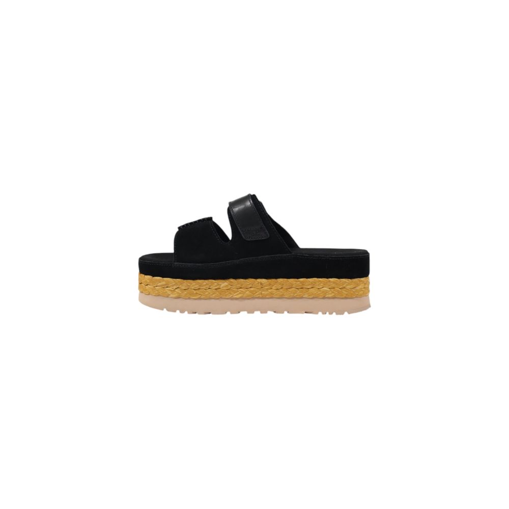 UGG sandalai