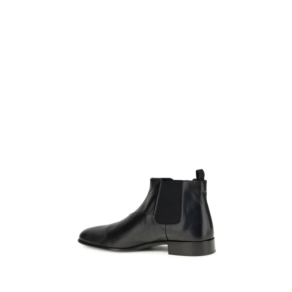 PRADA aulinukai
