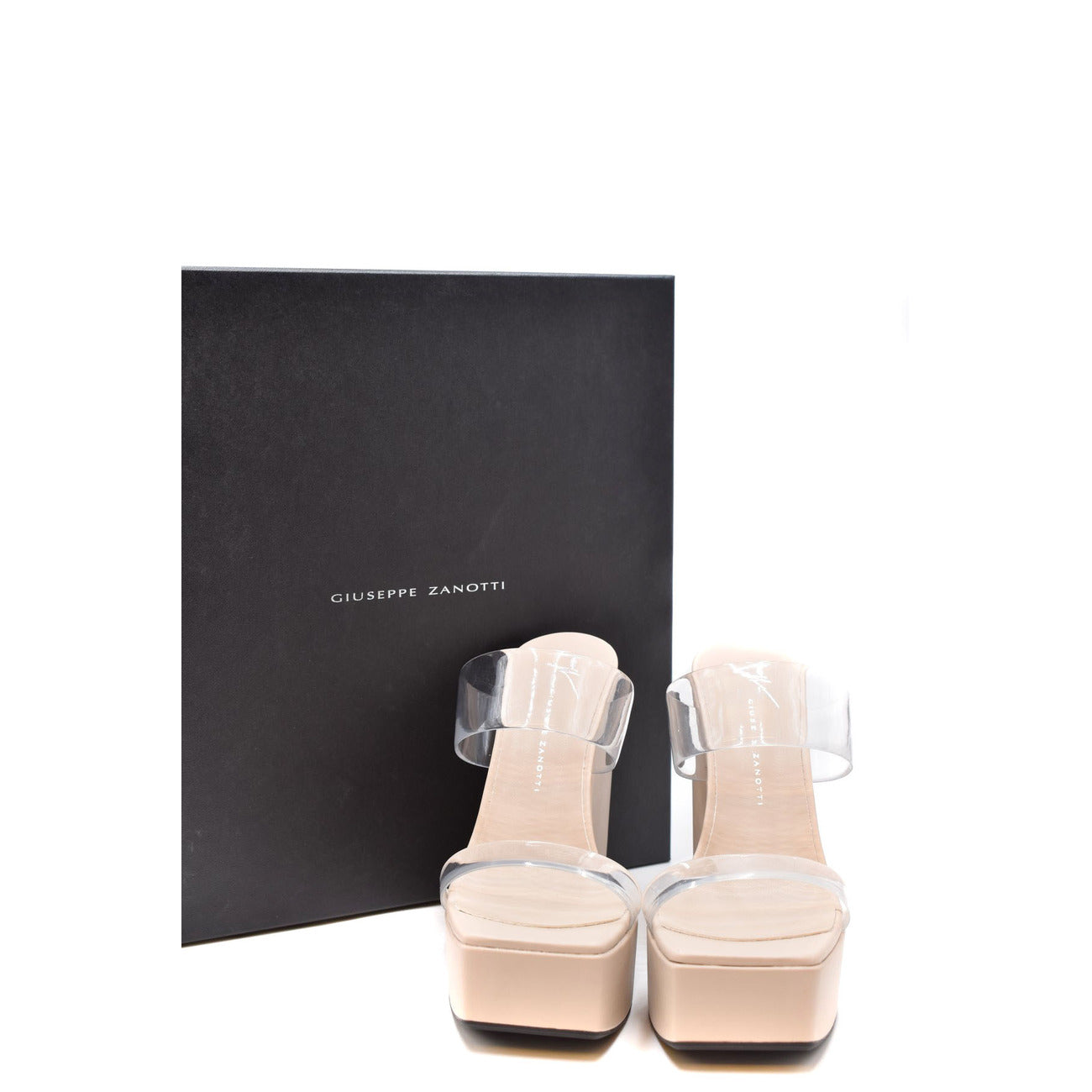 Giuseppe Zanotti Moteriškos basutės