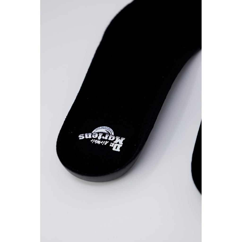 Dr. Martens Batas