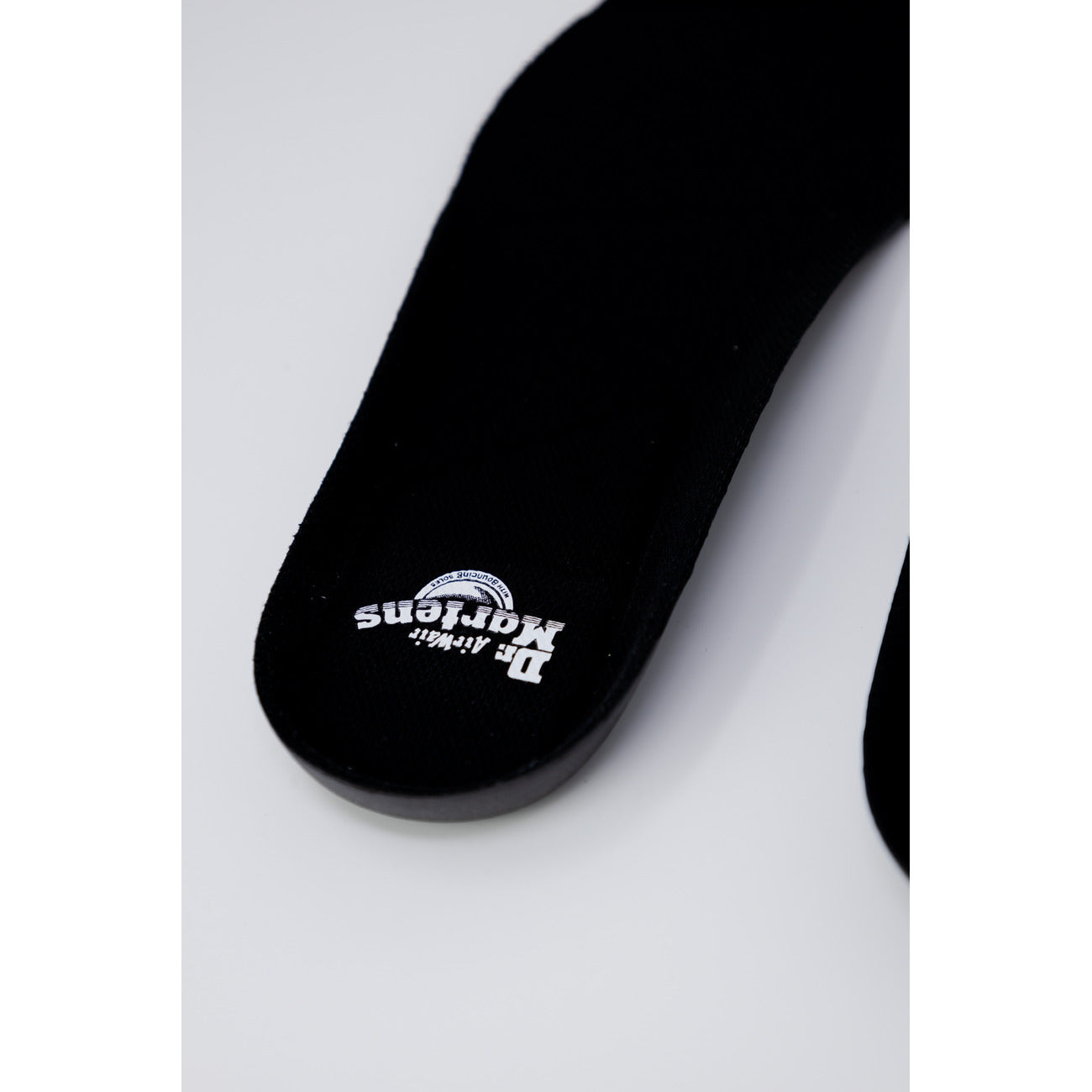 Dr. Martens Batas