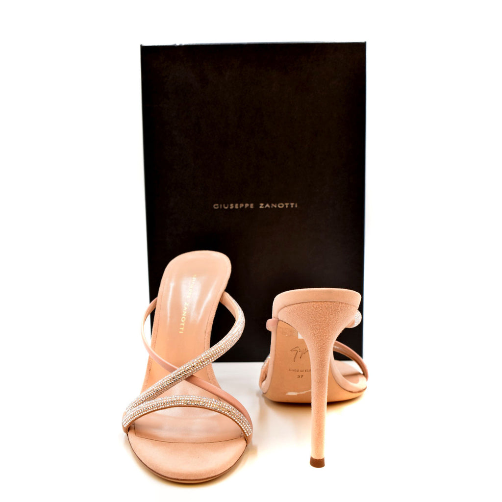 Giuseppe Zanotti Moteriškos basutės
